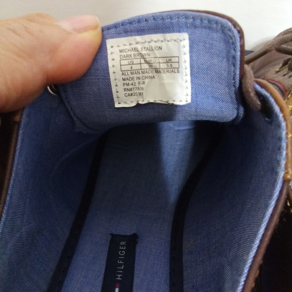 Tommy Hilfiger, Michael Brown saddle shoes, size 4 pre owned - Picture 8 of 11